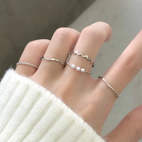 5pcs/set Rings for Women Simple Three Pearl Wavy Metal Twist Combination Joint Ring Trendy Personality Golden Party Jewelry Gift